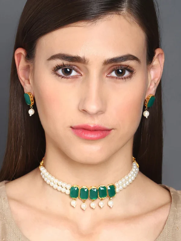 Green & White Gold-Plated Pearl Studded Jewellery Set - Image 3