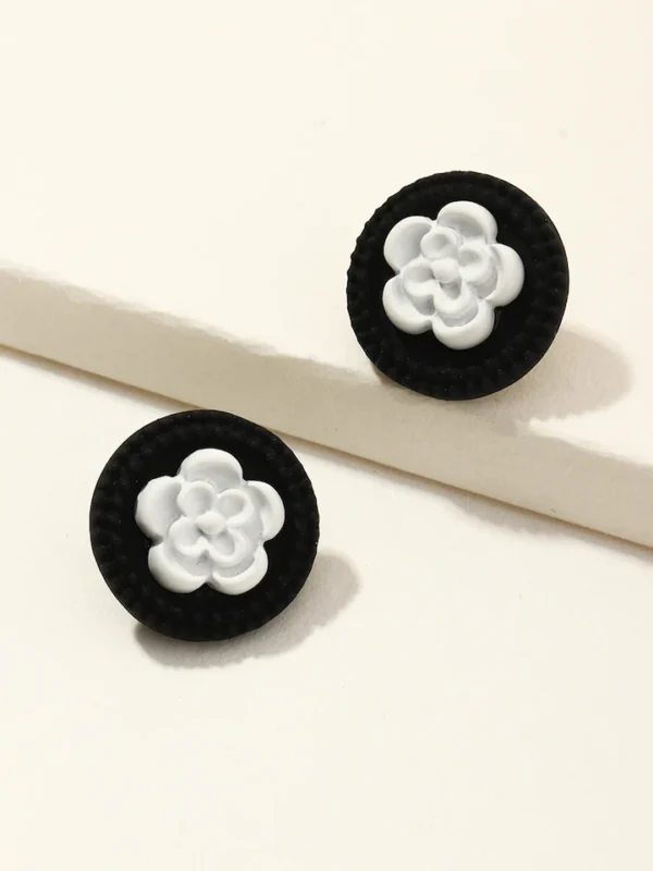 Black & White Studs - Image 2