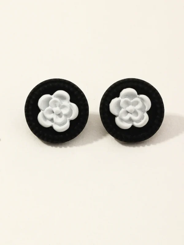 Black & White Studs - Image 3